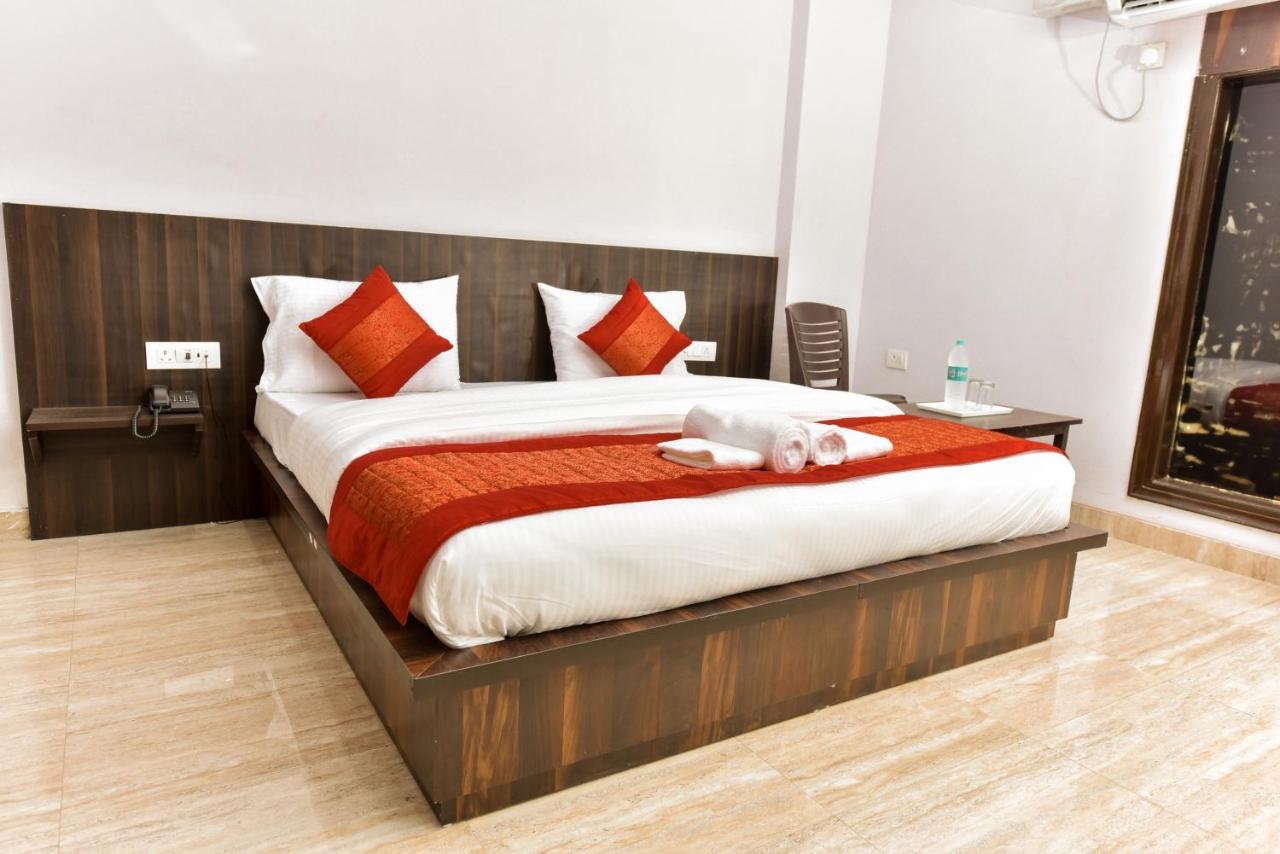Hotel Luxury Collection Gurgaon Exterior photo