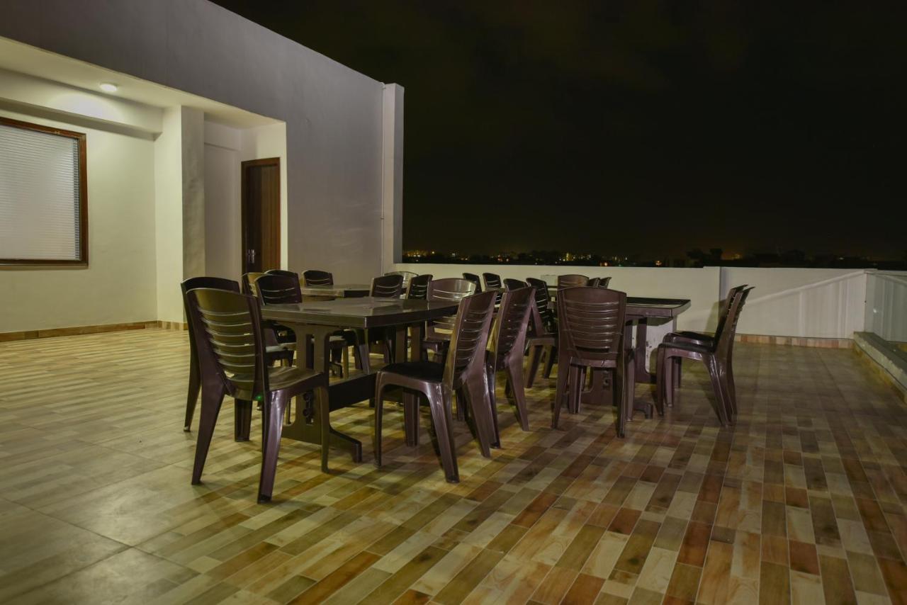 Hotel Luxury Collection Gurgaon Exterior photo