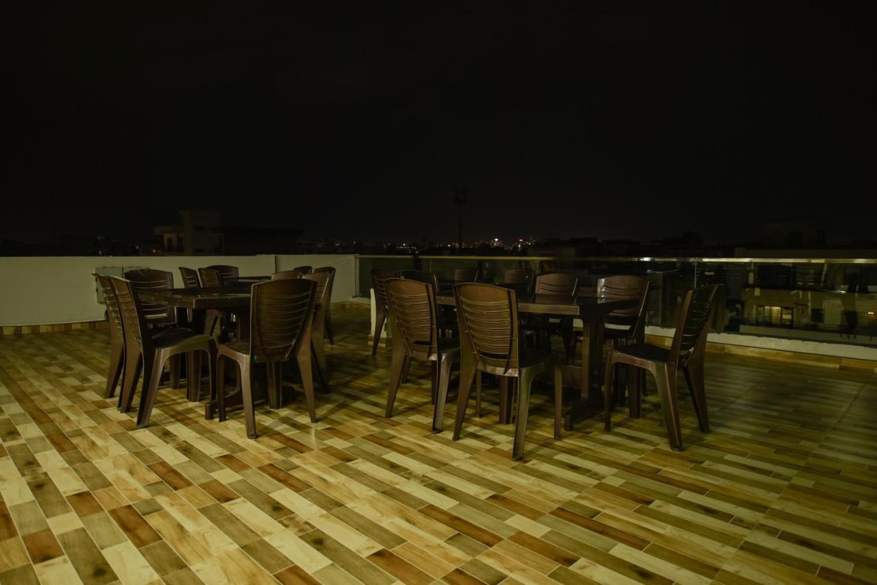 Hotel Luxury Collection Gurgaon Exterior photo