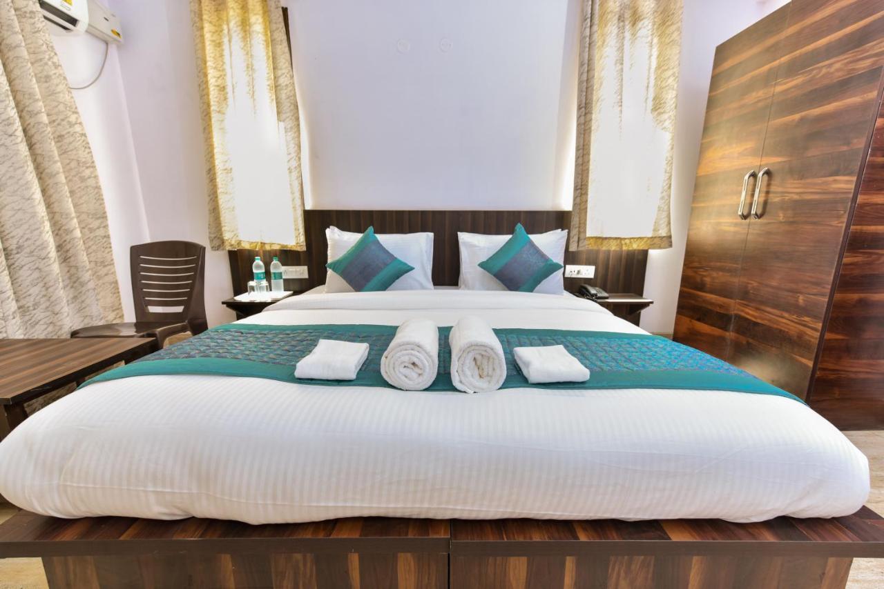 Hotel Luxury Collection Gurgaon Exterior photo